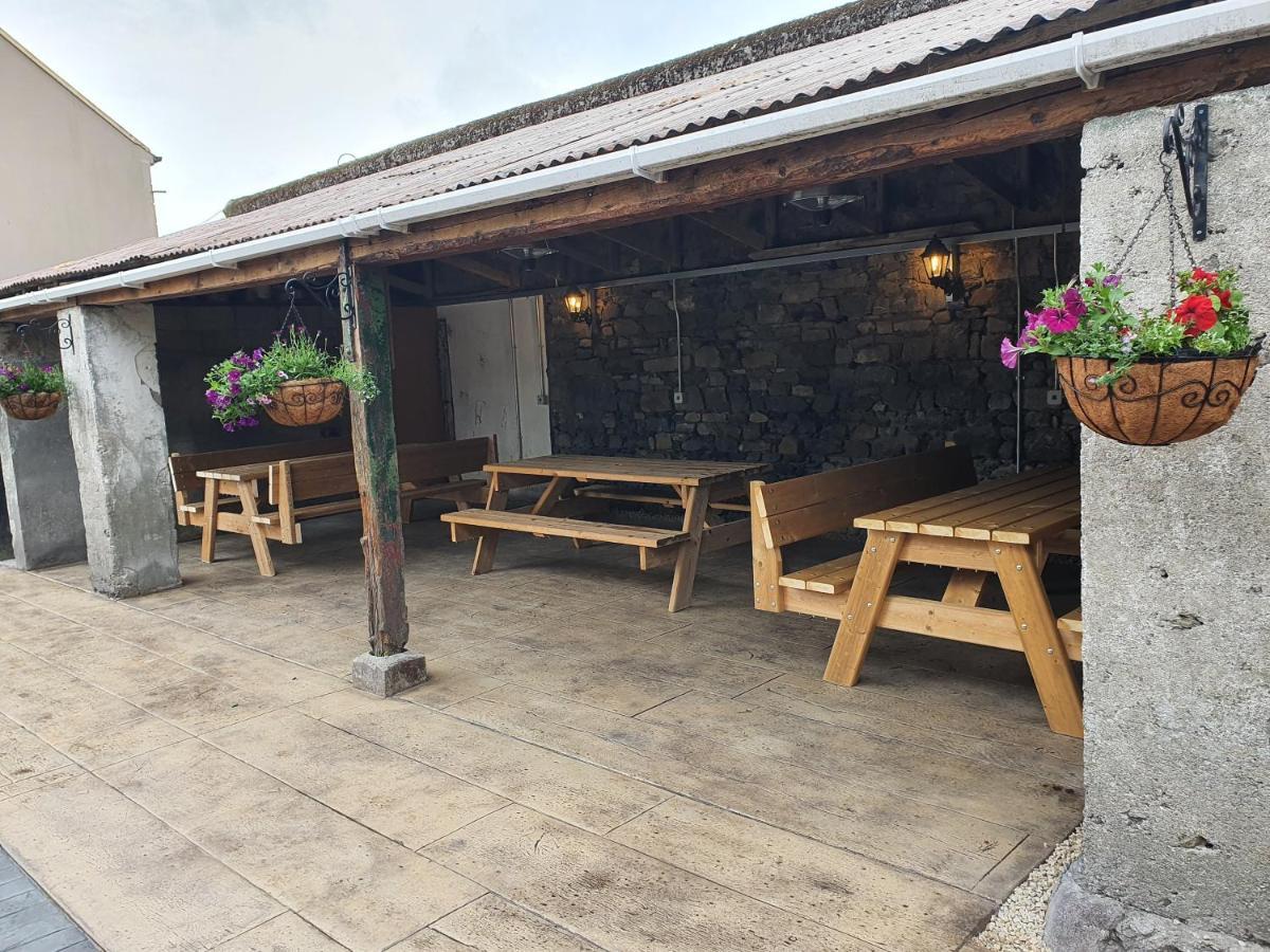 Gordon'S Guesthouse Loughrea Zewnętrze zdjęcie